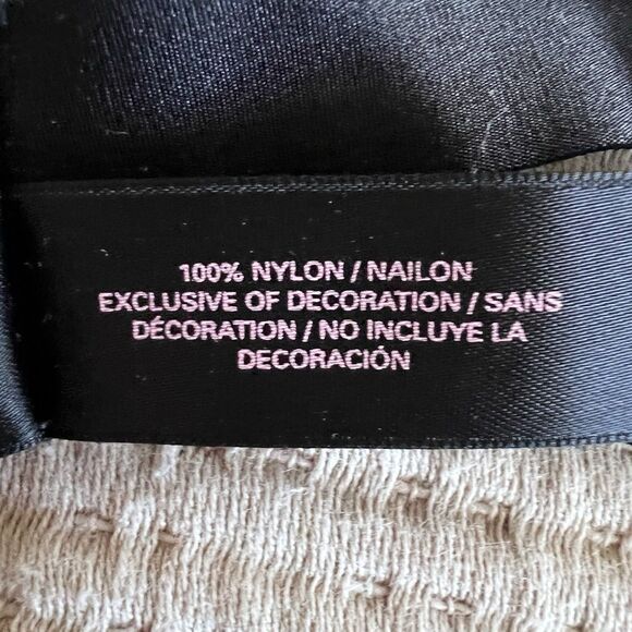 Victoria’s Secret VERY SEXY Lace Swarovski Crystal Bra Size 32B Push Up Beige - Picture 6 of 12